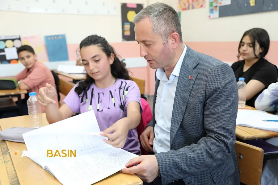 Hasan Kökrek Doğubayazıt'ta yapımı devam eden okul inşaatlarını inceledi