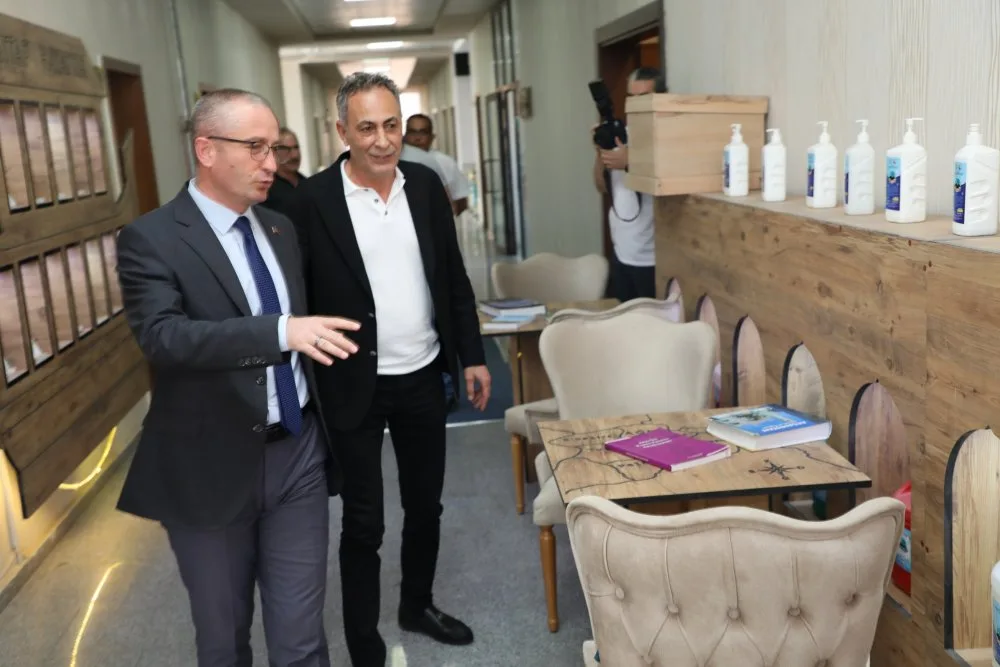 Ağrı Belediye Başkanından Milli Eğitim Müdürü Kökrek’e Ziyaret