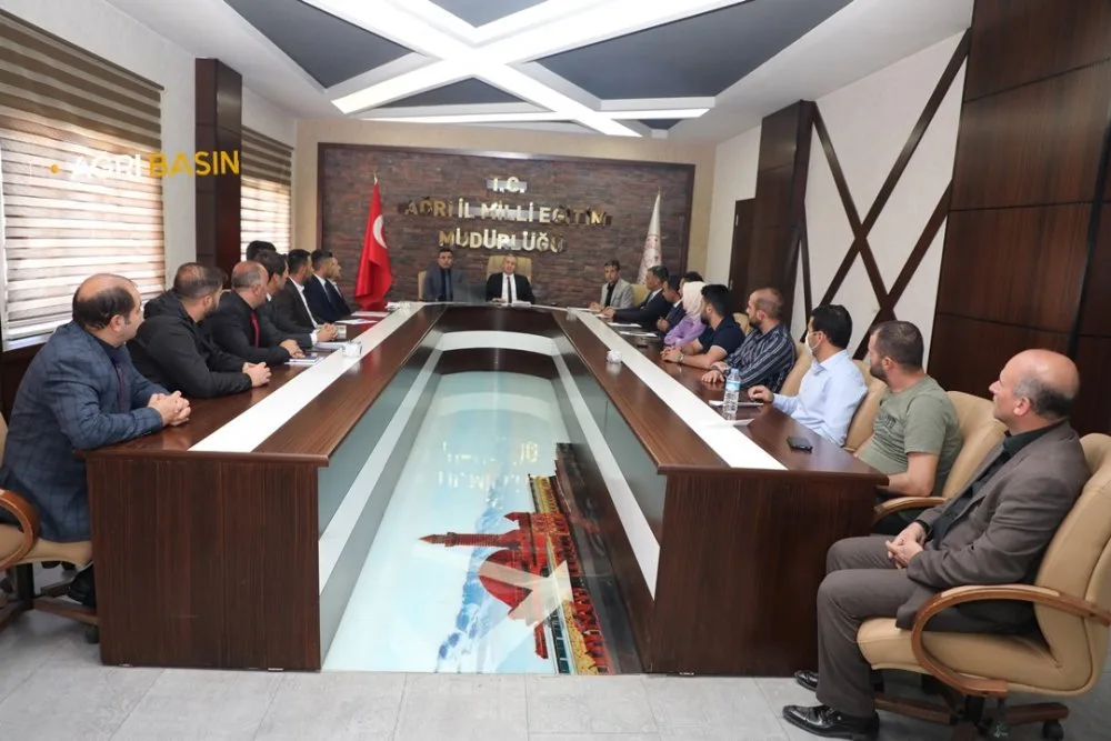 Ağrı’da İmam Hatip okulları müdürleri ile LGS ve YKS toplantısı