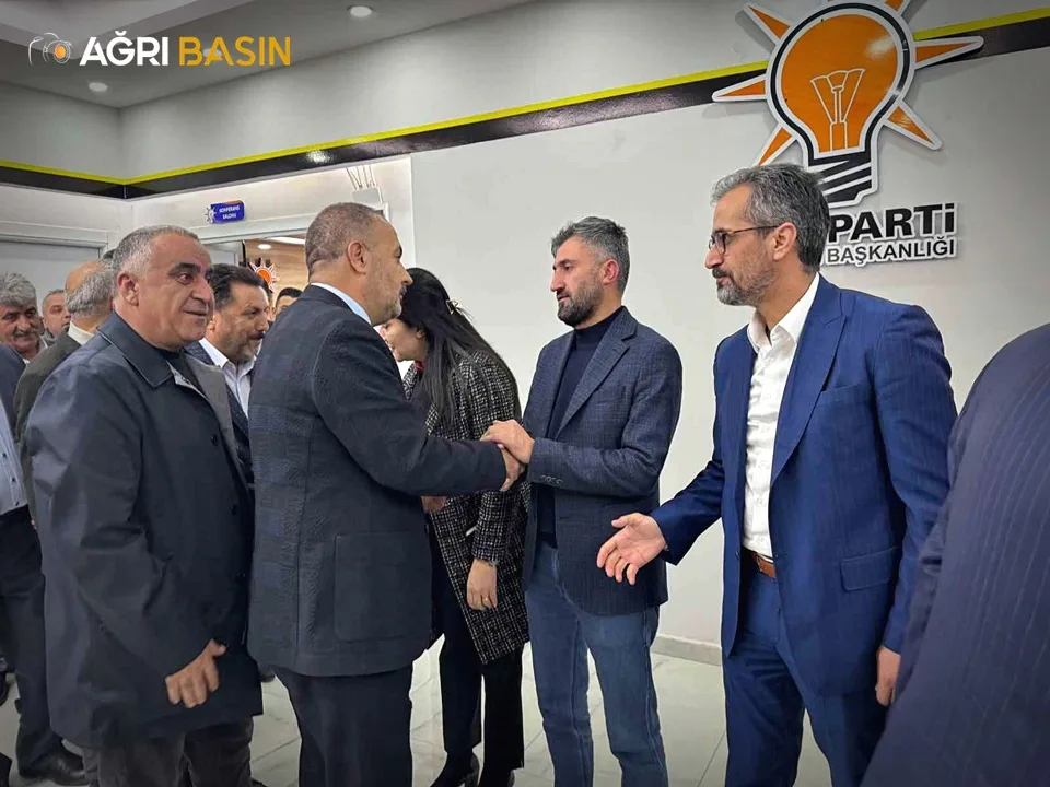 AK Parti Ağrı İl Başkanlığında Bayramlaşma Coşkusu