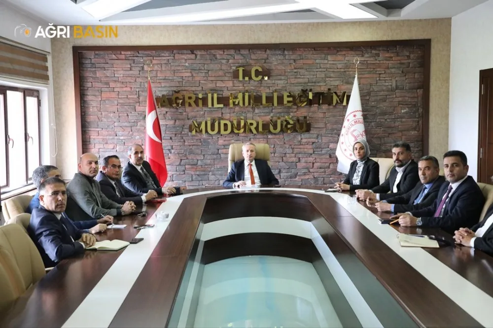 Ağrı Milli Eğitim Müdürü Kökrek'ten "Türkiye Yüzyılı Maarif Modeli"ne tam destek