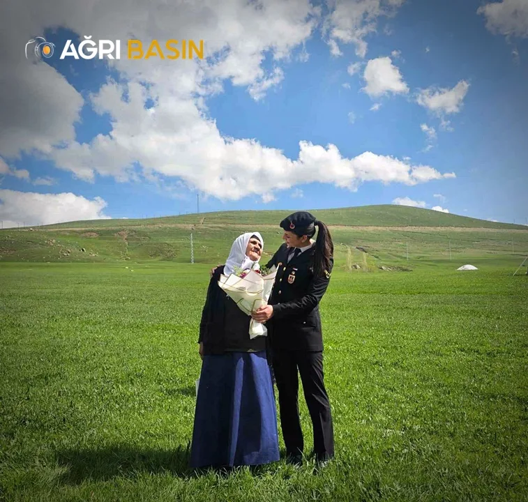 Ağrı Jandarmasından Şehit Ailelerine Bayram Ziyareti