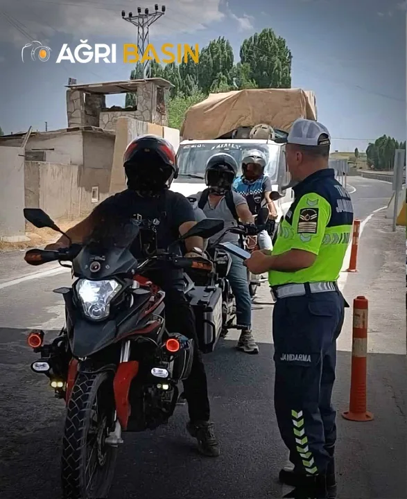 Ağrı’da Jandarmadan Denetim: 1645 Kişi Sorgulandı