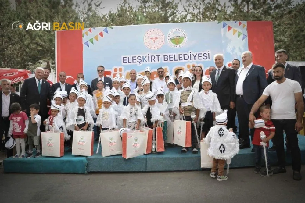 Eleşkirt’te coşkulu sünnet şöleni düzenlendi