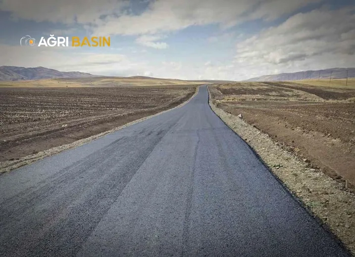 Ağrı’da Karlıca ve Bozkaş köy yolları yenilendi