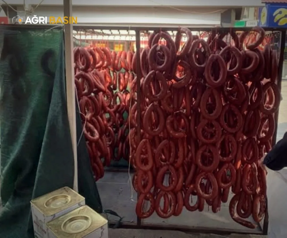 Ağrı’da 415 kilo etiketsiz sucuk ele geçirildi