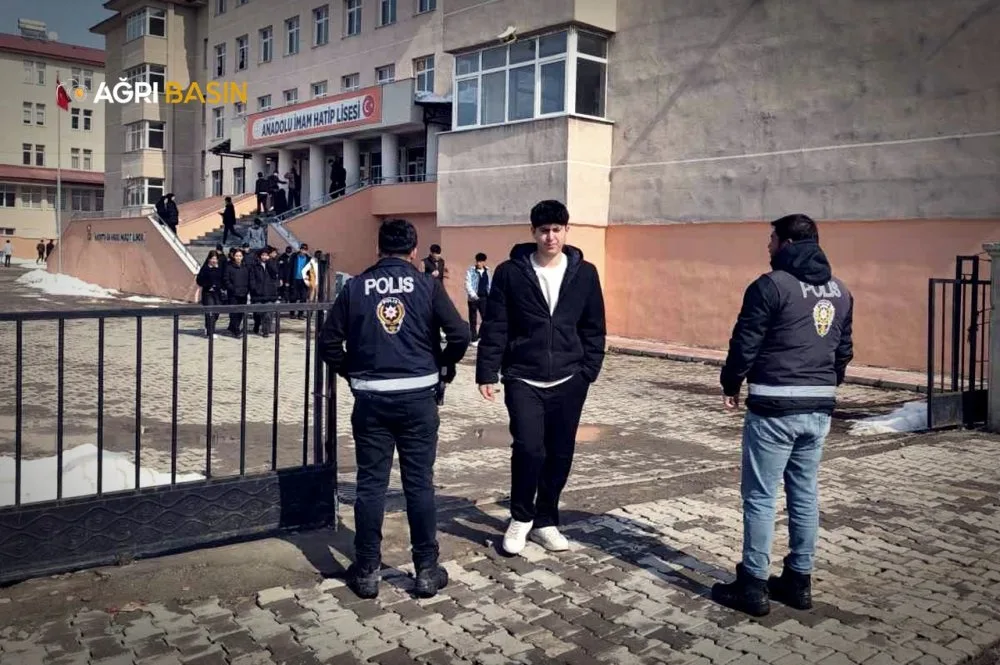 Ağrı’da Okul Çevrelerine Polis Kalkanı: Huzur Mesaisi!
