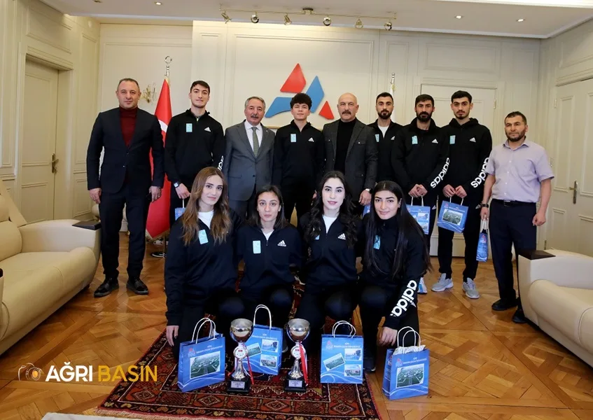 Rektör Prof. Dr. Abdulhalik KARABULUT Başarılı Sporcuları Misafir Etti