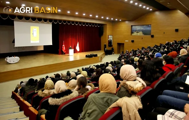 AİÇÜ’de “Kimlik Aşısı” Konferansı Düzenlendi