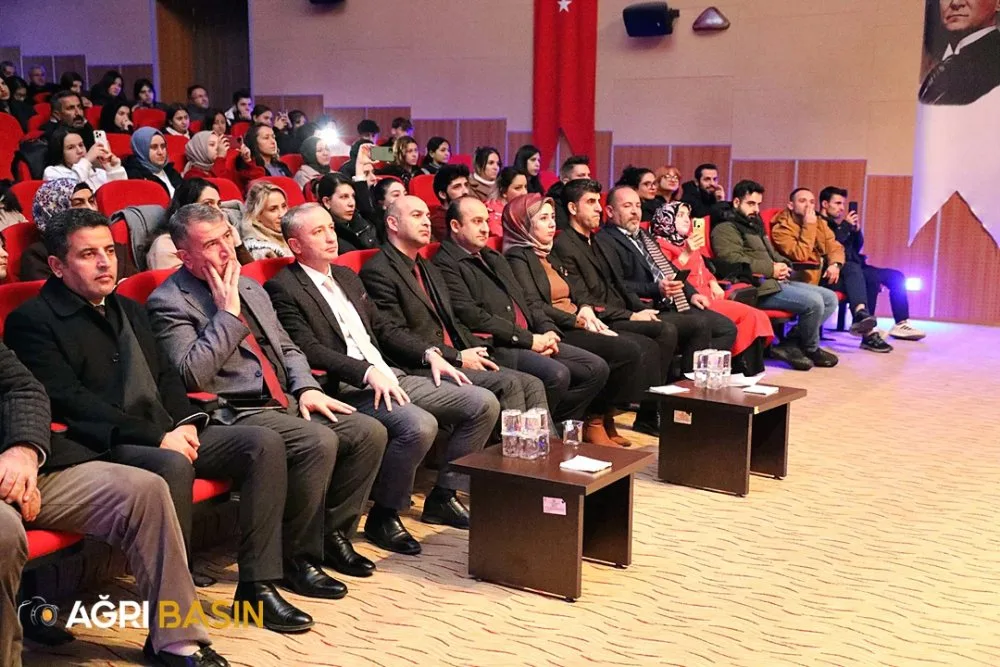 Ağrı Erol Parlak Güzel Sanatlar Lisesi’nde Çalgı Dinletisi ve Resim Sergisi