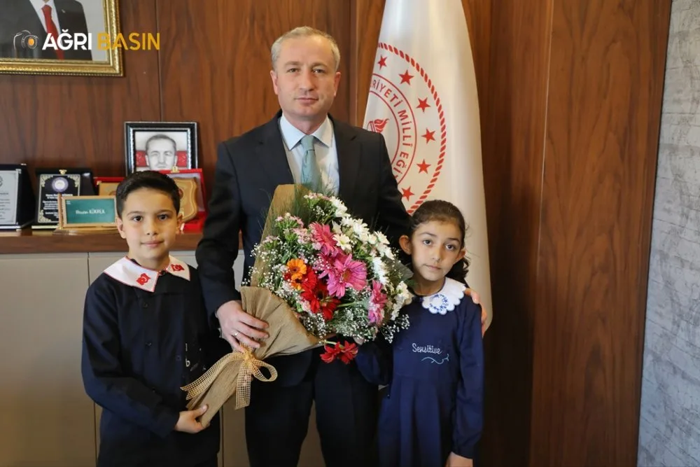 Ağrı Milli Eğitim Müdürü Kökrek, Makamını Esmanur Borçin'e devretti