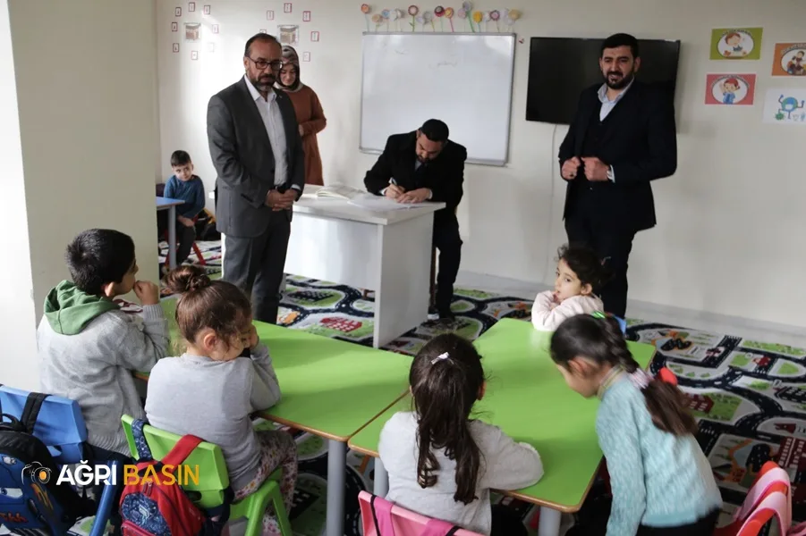 Ağrı İl Müftüsü Celal Büyük Taşlıçay'da Gençlerle buluştu