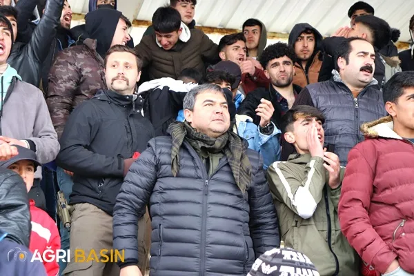 Diyadinli gençlerden Kaymakam Balcı’ya sevgi seli