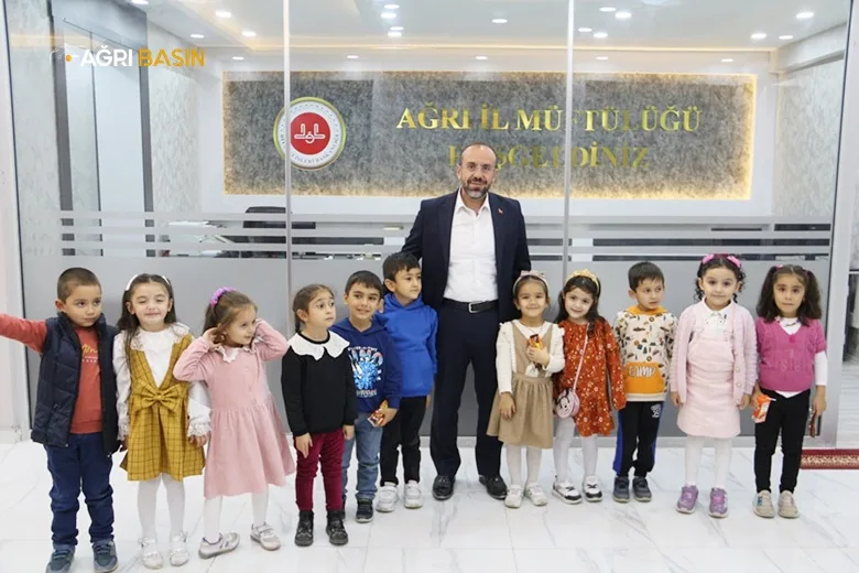 Ağrılı Miniklerden "Filistin" Yardımı