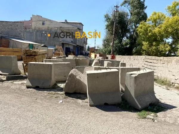 Diyadin Kaymakamı BALCI'nın Talimatıyla Güvenlik Duvarları Kaldırıldı!