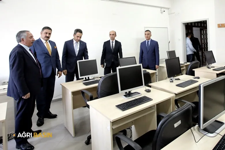 AİÇÜ Yeni Açılan 11 Laboratuvar ile Daha Güçlü