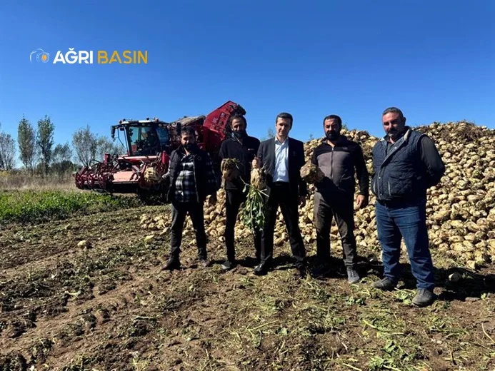 İl Müdürü Hüseyinoğlu, Şeker Pancarı Üreticilerini Ziyaret Etti