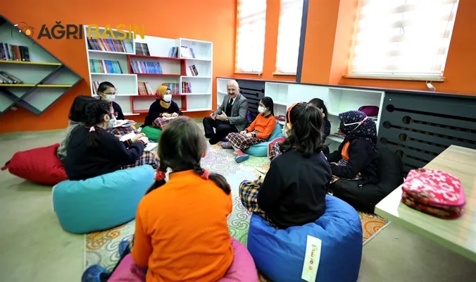 Vali Varol'dan Şehit Uzman Çavuş Tuncer Doğan İmam Hatip Ortaokuluna Ziyaret