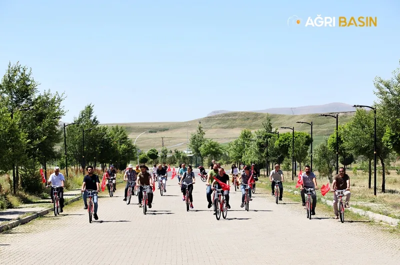 AİÇÜ’de Bisiklet Turu ve Dağ Tırmanışı Düzenlendi