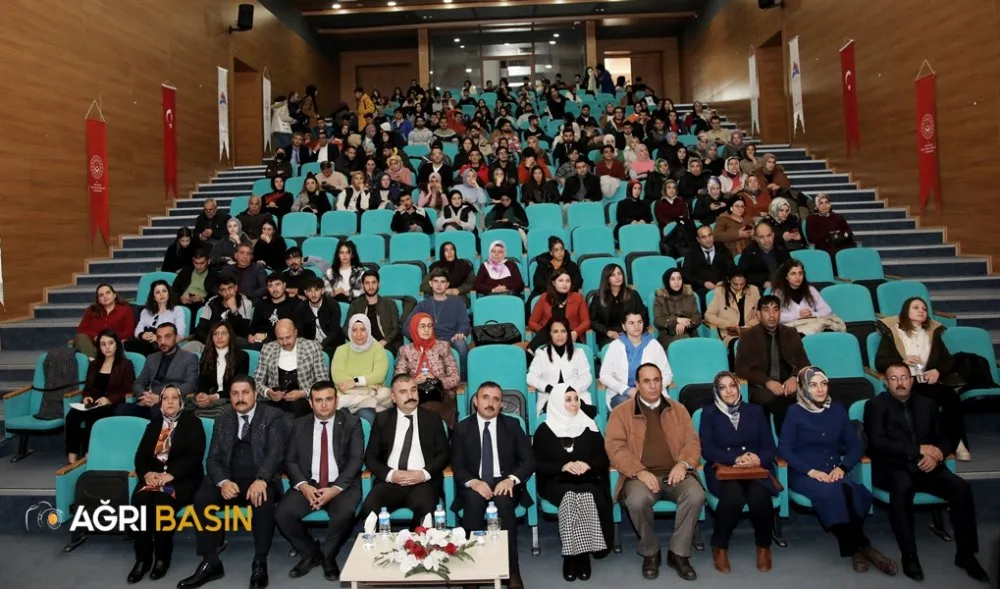 AİÇÜ’de “Kadına Yönelik Şiddetle Mücadele” Paneli Gerçekleştirildi