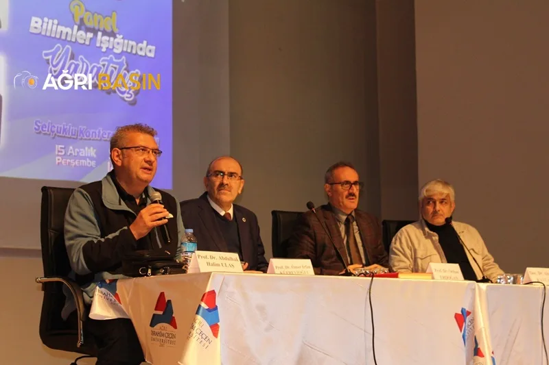 Ağrı ideal gençlik kulübünden 'bilimler ışığında yaratılış' adlı konferans