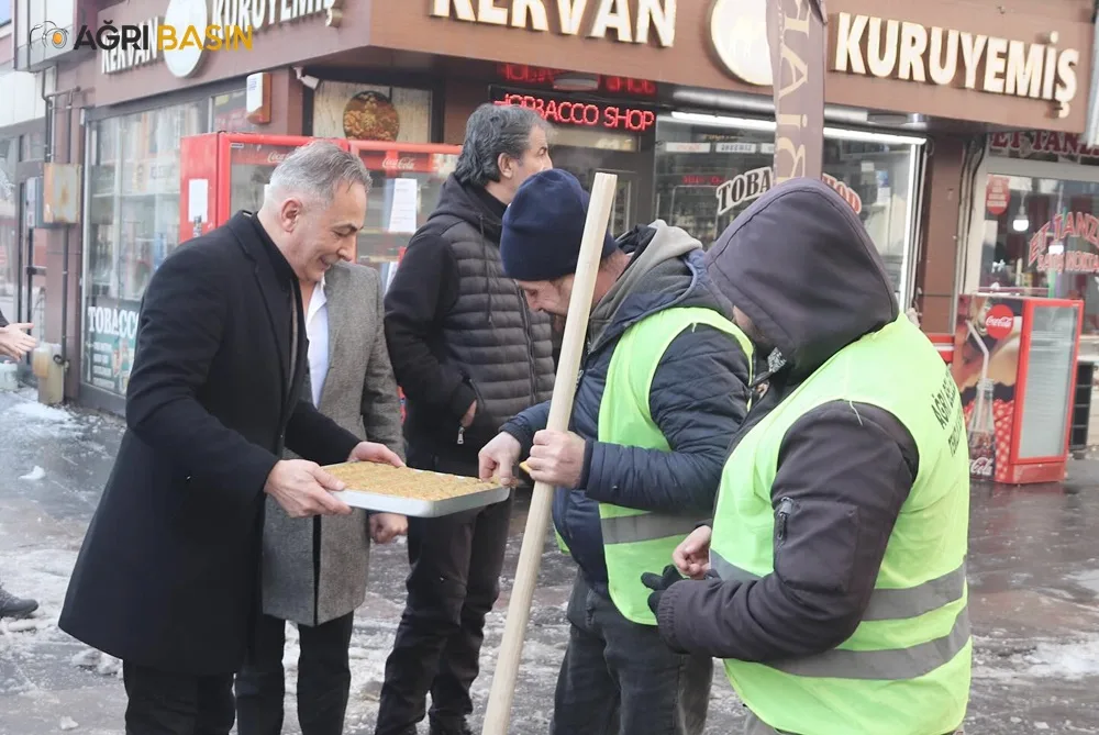 Ağrı'da Karla Mücadele Çalışmaları Devam Ediyor!