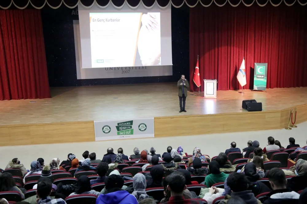 AİÇÜ’de “Bağımlılıkla Mücadele Konferansı” Düzenlendi