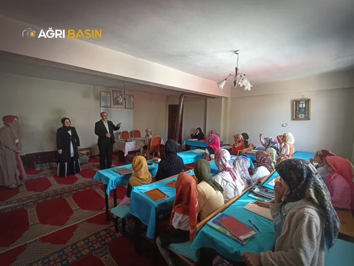 Ağrı İl Müftü Vekili Solhan'dan Yaz Kur’an Kurslarına Ziyaret