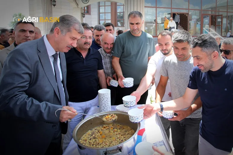 Ağrı İbrahim Çeçen Üniversitesi’nde Aşure İkramı