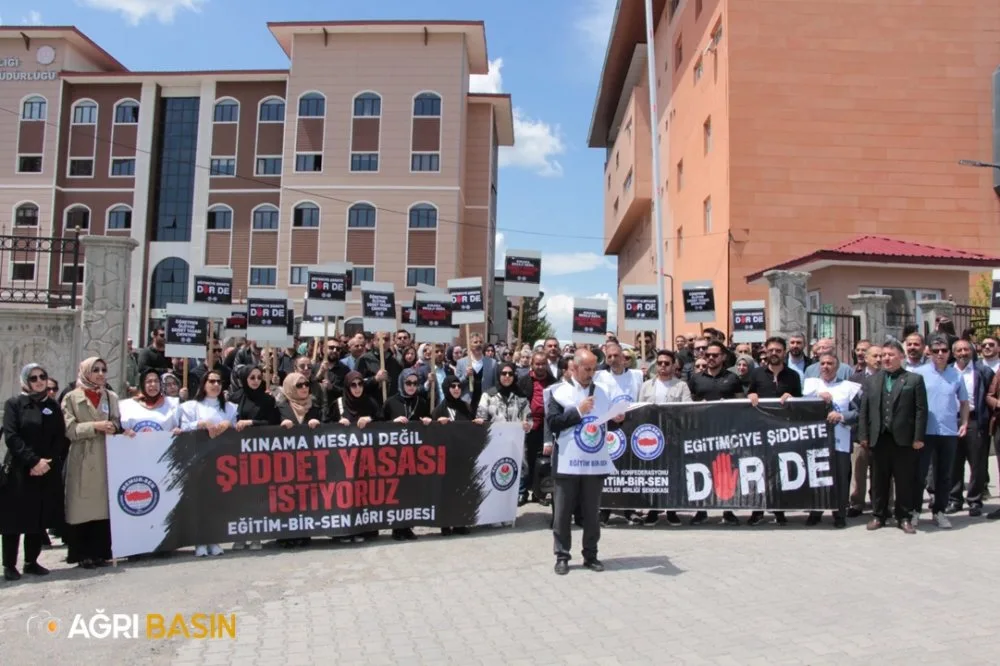 Ağrı Eğitim Bir-Sen Temsilcileri Şiddeti Protesto Etti