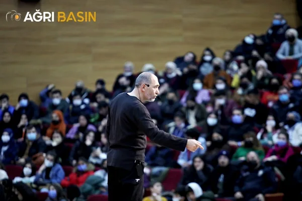 AİÇÜ’de “Gençlerle Geleceğe” Semineri Düzenlendi