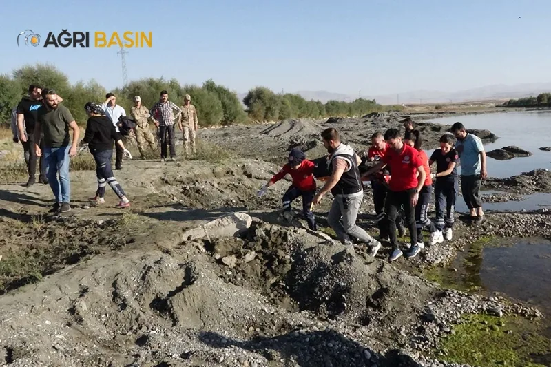 Ağrı'da Serinlemek için dereye giren iki kardeş boğuldu