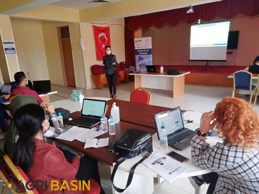 Ağrı'da Öğretmenlere Scientix Eğitimi Verilmeye Başladı