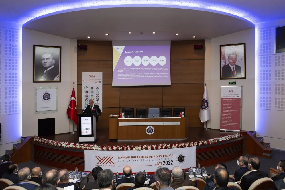 AİÇÜ Rektörü Sayın Prof. Dr. KARABULUT ÜNİDAP Toplantısına Katıldı