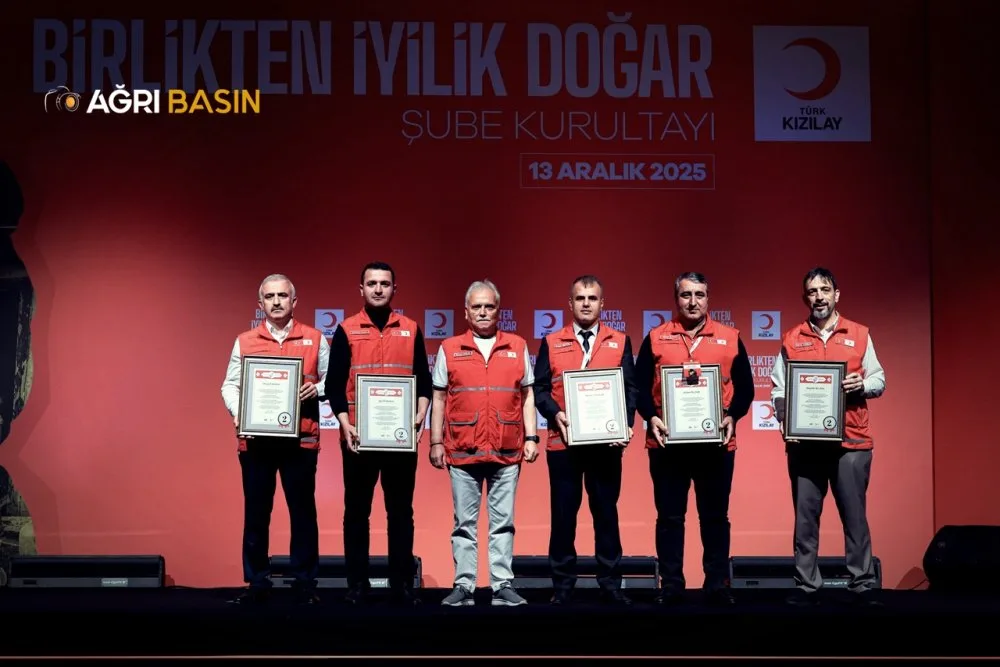 Türk Kızılay Ağrı Şubesi Türkiye’ye iyilikte örnek oldu