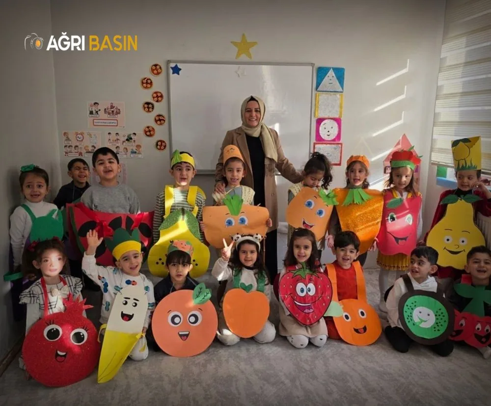 Minik Yüreklerden Yerli Mala Anlamlı Mesaj