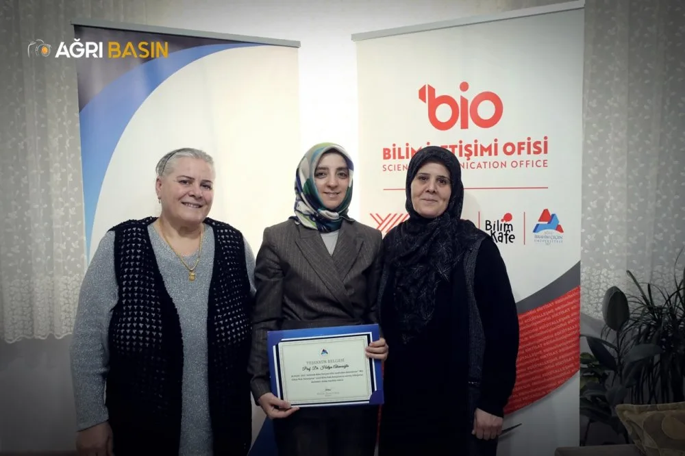 AİÇÜ Bilim Kafe’de “Mis Kokan Risk: Deterjanlar” Gündemi