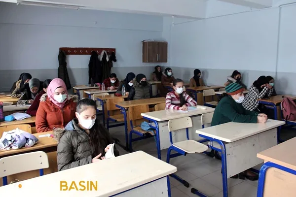 Ağrı'da Soğuk Havaya Rağmen Siyer Yarışması Yapıldı