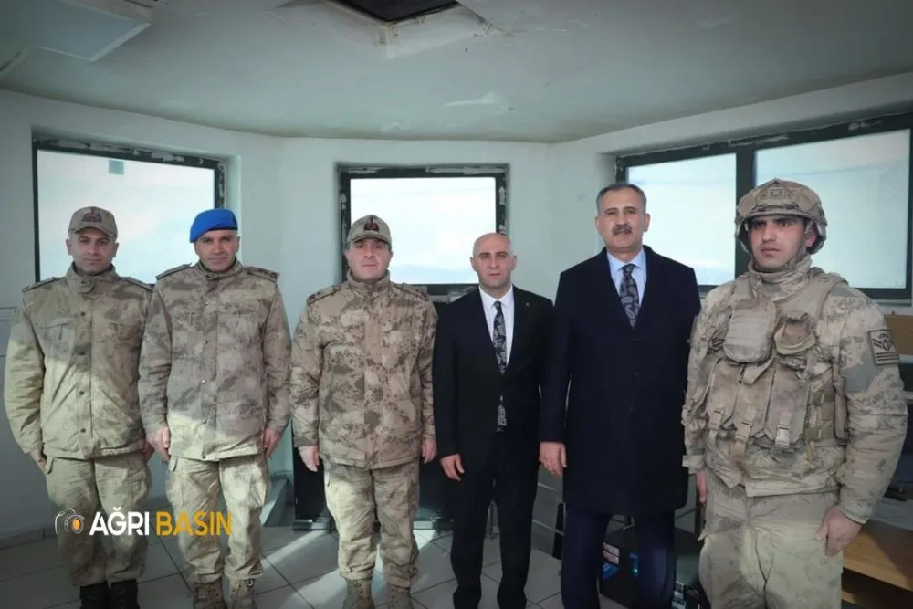 Vali Bozkurt’tan güvenlik güçlerine bayram ziyareti