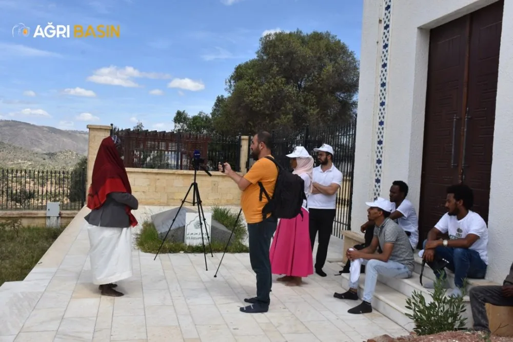 Gazeteci Ömer Adıgüzel Kral Necaşi ve 15 Sahabenin Hayatını Belgeselleştiriyor