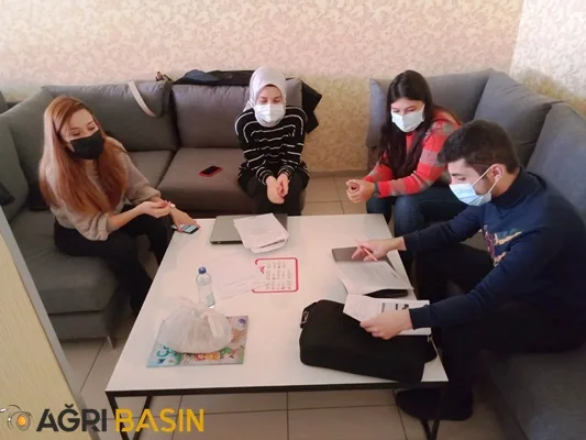Ağrı'da Öğretmenlere Scientix Eğitimi Verilmeye Başladı