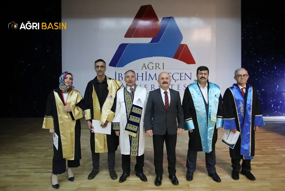 AİÇÜ’de Bilimsel Teşvik Ödülleri ve Cübbe Giyme Töreni Yapıldı