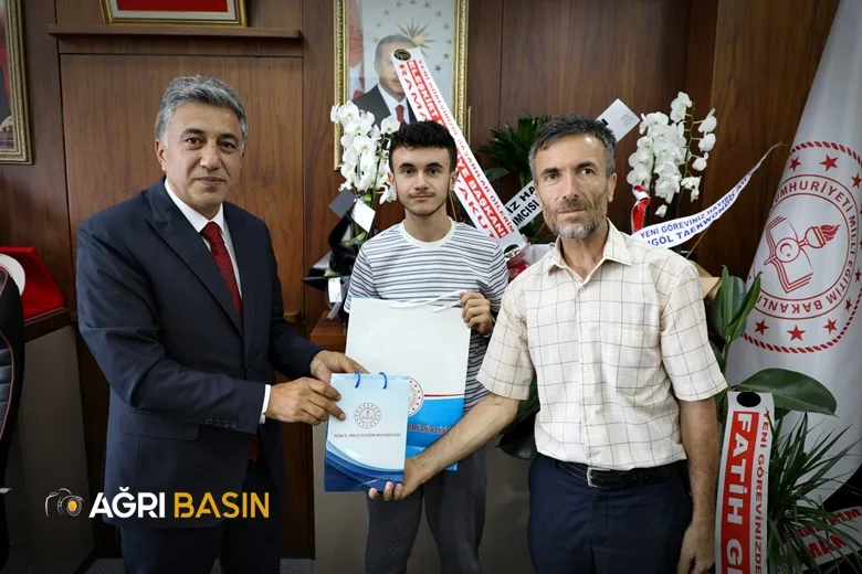 Ağrılı Öğrenci Kur’an-ı Kerim Yarışmasında Türkiye İkincisi