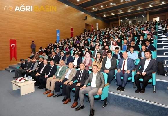Ağrı'da "Bir Bilenle Bilge Nesil' Projesi Kapsamında Kitap Tahlil Buluşması