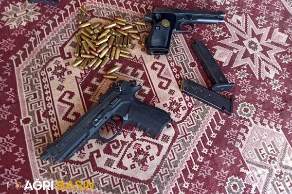 Yurtdışından Ağrı'ya Sokmak İstenilen Silah ve Tüfek Yakalandı