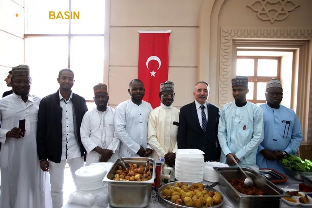 AİÇÜ Rektörü Prof. Dr. KARABULUT Uluslararası Öğrenciler ile Buluştu