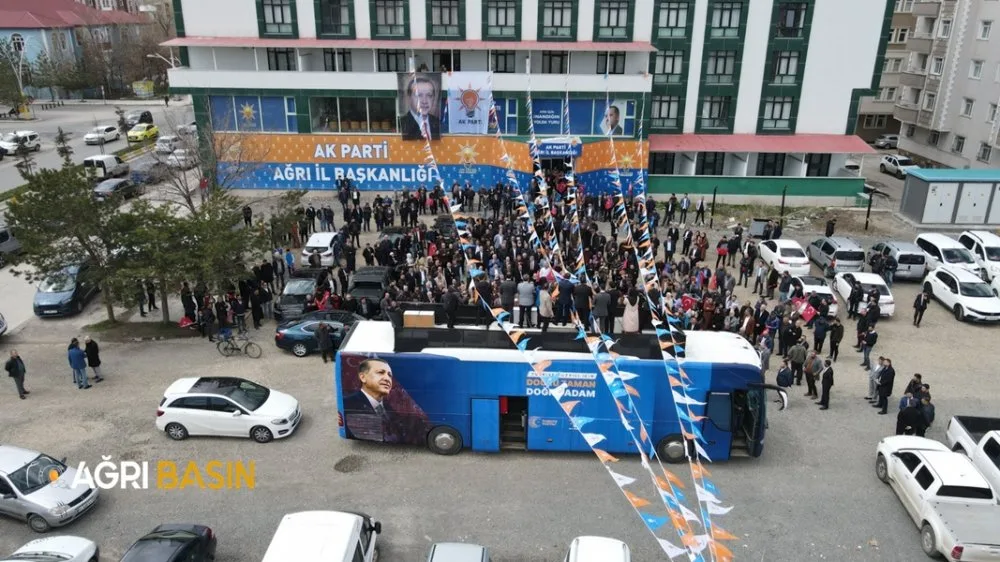 AK Parti Ağrı’da Eriyor!