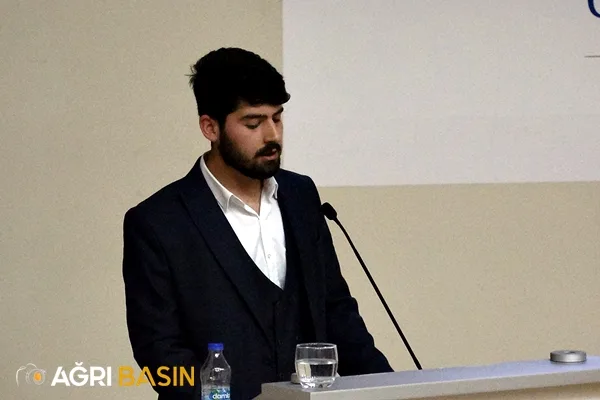 Ağrı'da 'Müslümanların Gerilemesi ile Dünya Neler Kaybetti' konulu konferans yapıldı