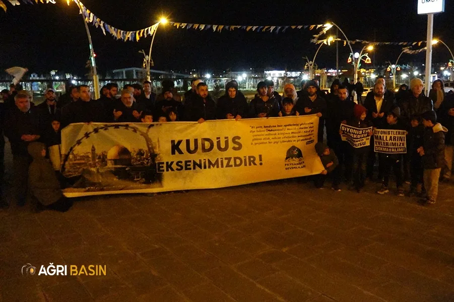 Ağrı'da "Dünya Kudüs Günü" basın açıklamasına yoğun katılım