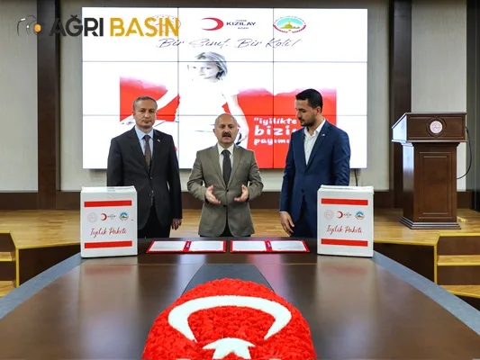 Vali Dr.Osman Varol Başkanlığında "Bir Sınıf Bir Koli" Projesi İmzalandı